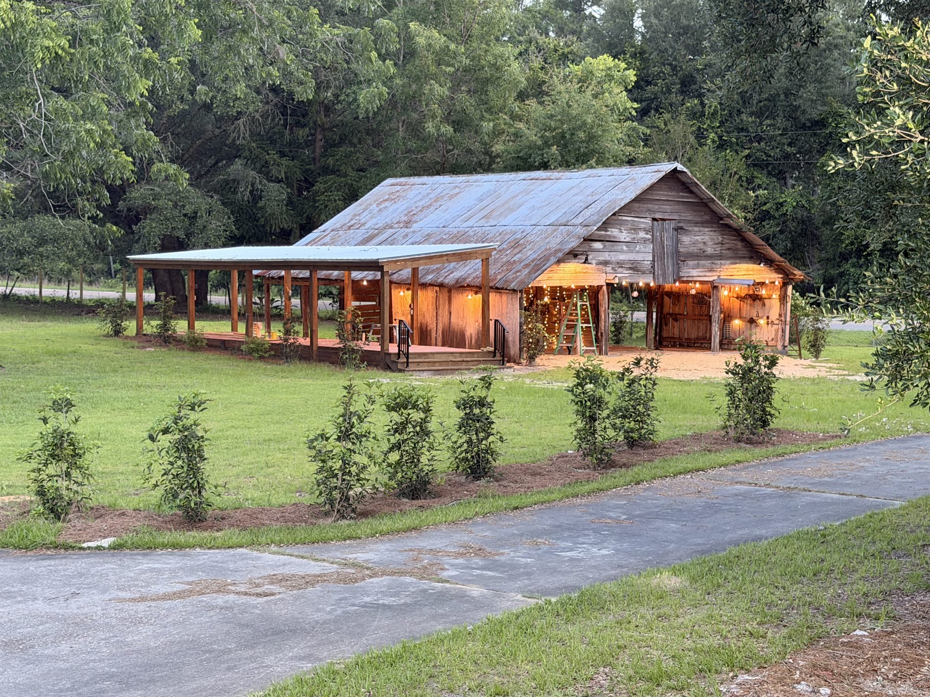Rustic event venue near Montgomery Alabama for outdoor weddings private events and cabin retreats
